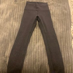 Cropped lulu lemon wonder train leggings